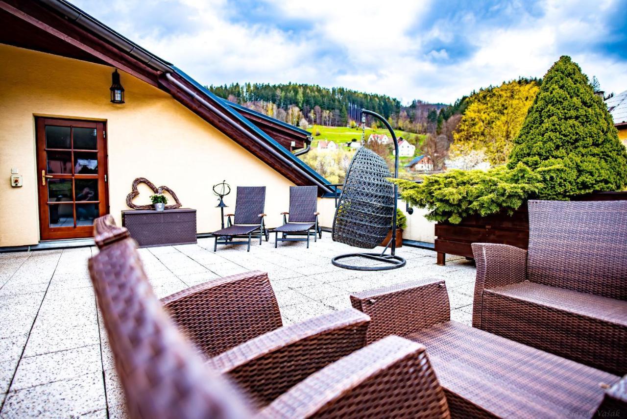 Penzion A Restaurace Stare Casy Horní Bečva Buitenkant foto