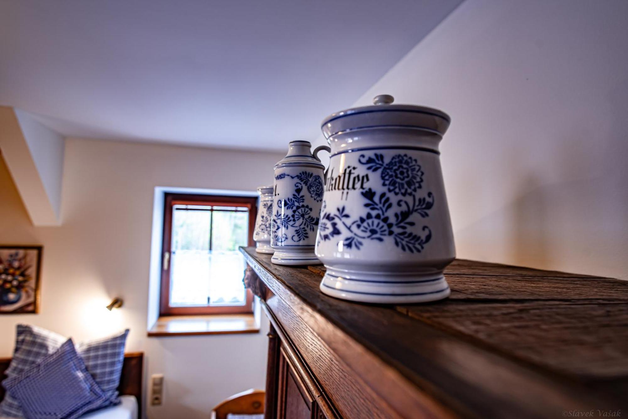Penzion A Restaurace Stare Casy Horní Bečva Buitenkant foto